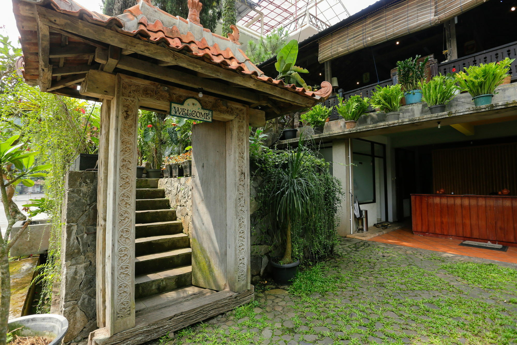Reddoorz @ Sersan Bajuri 2*